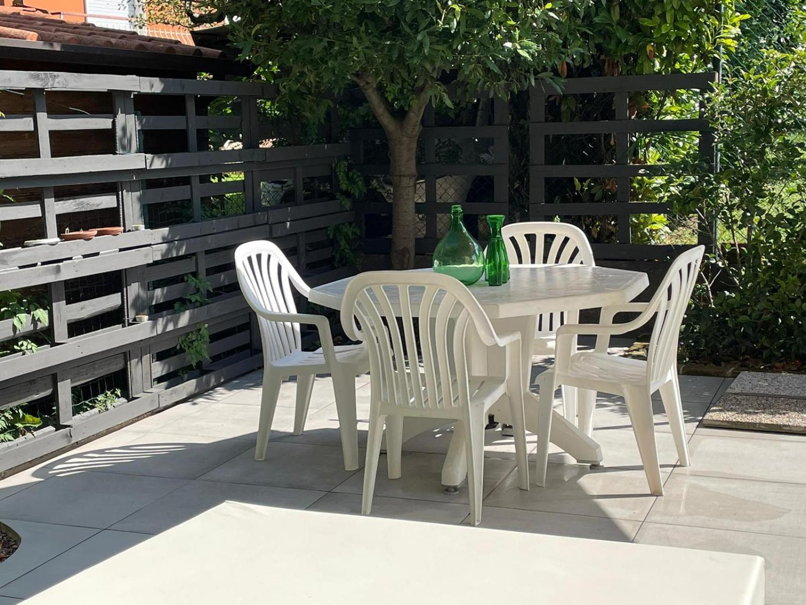 Casa Sivori Sul Lago Di Garda Con Ampio Giardino เดเซนซาโนเดลการ์ดา ภายนอก รูปภาพ